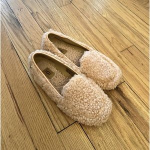 Ugg Hailey fluff loafer like brand new